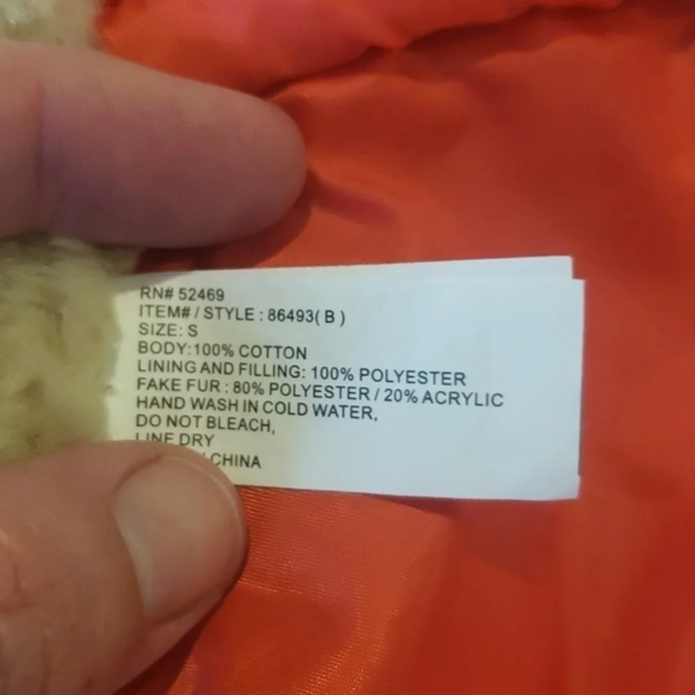 Used dog sweater size‎ small